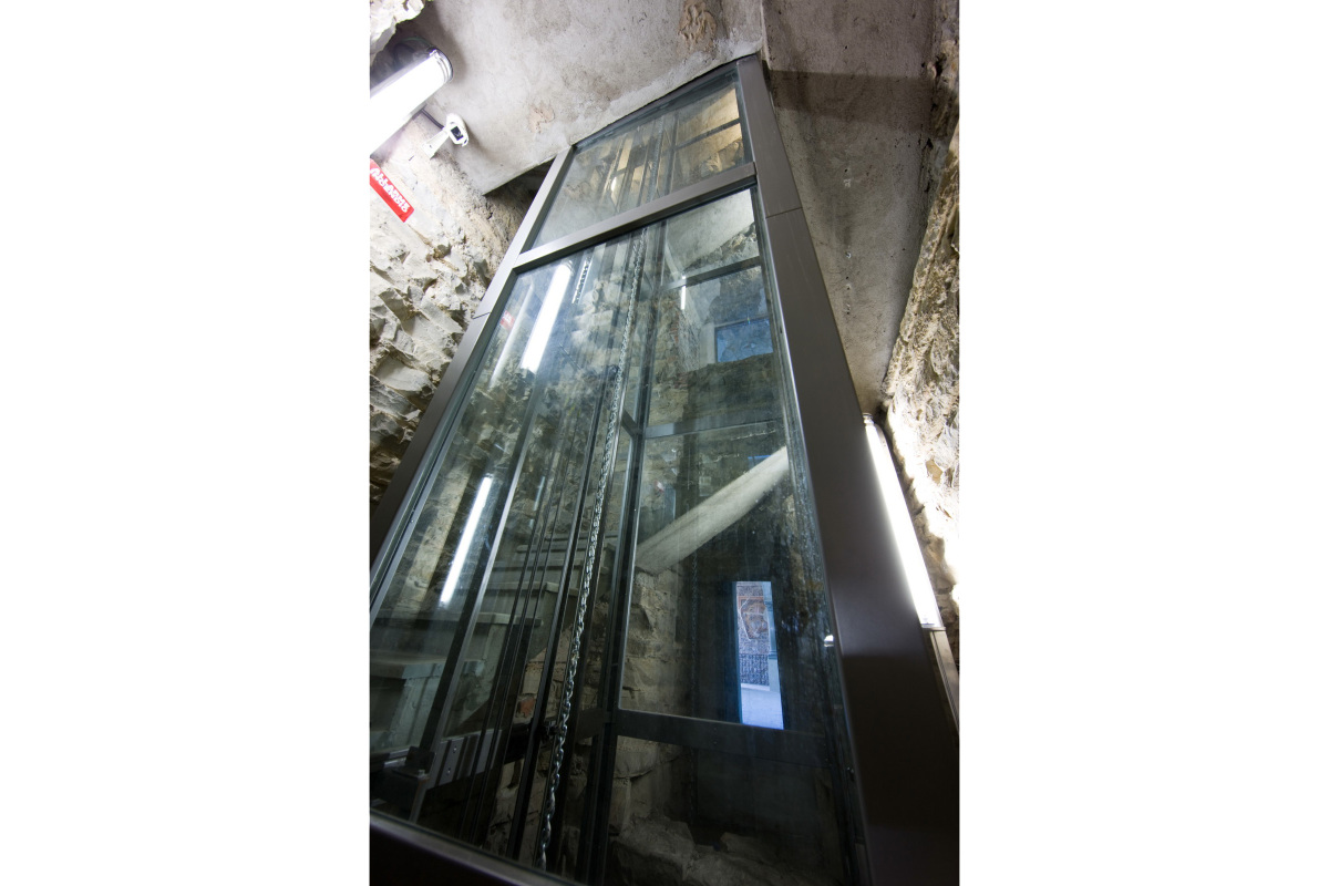 Comm.: città di Bergamo - Installazione nuovo ascensore e restauro della torre del Campanone - archh. Tosi, Baretti, Boldorini e Gonella - Dettaglio strutture (Foto P.Stroppa)